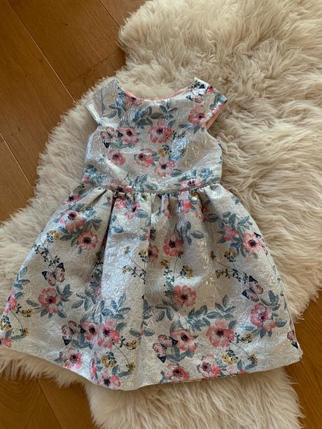 Dokonale sviatocne saty s leskom a kvetmi, h&m,110