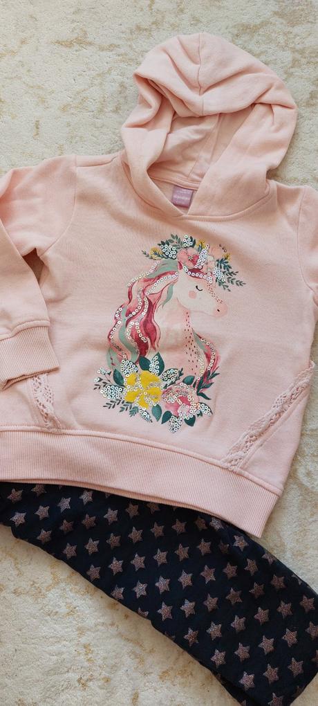 Mikinka s kapucňou, c&a,92