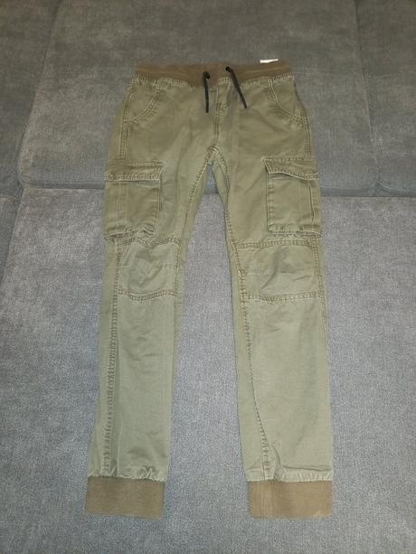 Podšité kapsače, chapter young,158