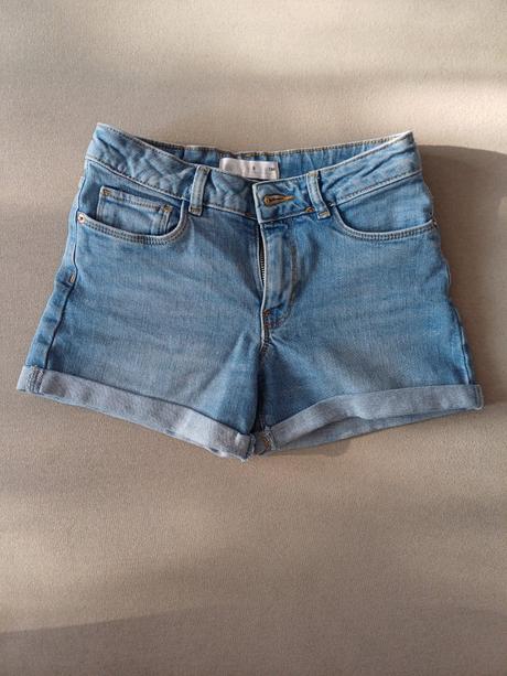 Šortky, zara,134
