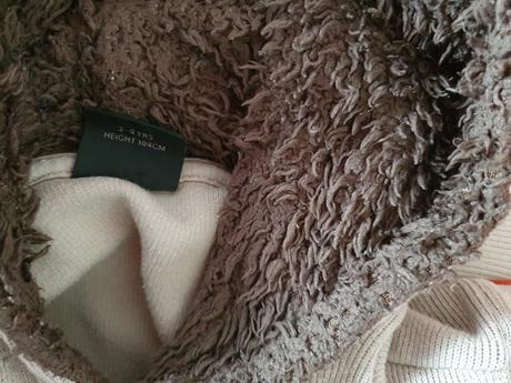 Teplé mikiny s opicami, 104