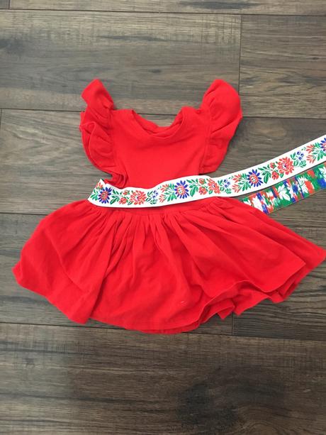 Krásne handmade body-šaty, 68