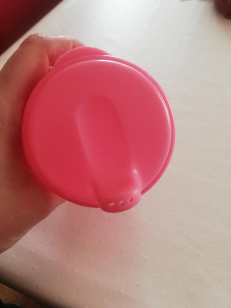 Poharik so zobacikom, 