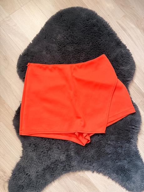 Oranzovy skort kratasy sukna s vysokym pasom, m