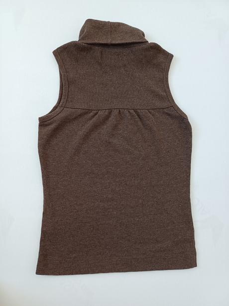 Hnedá vesticka, zara,m