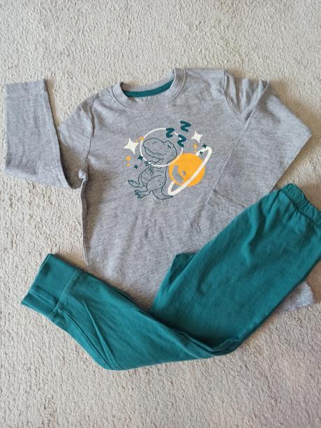 Pyžamá 98/104, lupilu,98