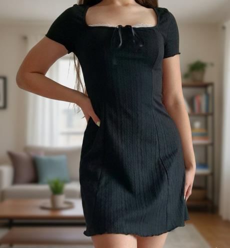 Krátke letné čierne šaty, xs