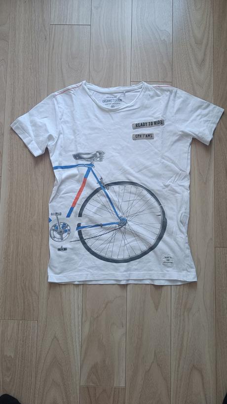 6 triciek, reserved,140