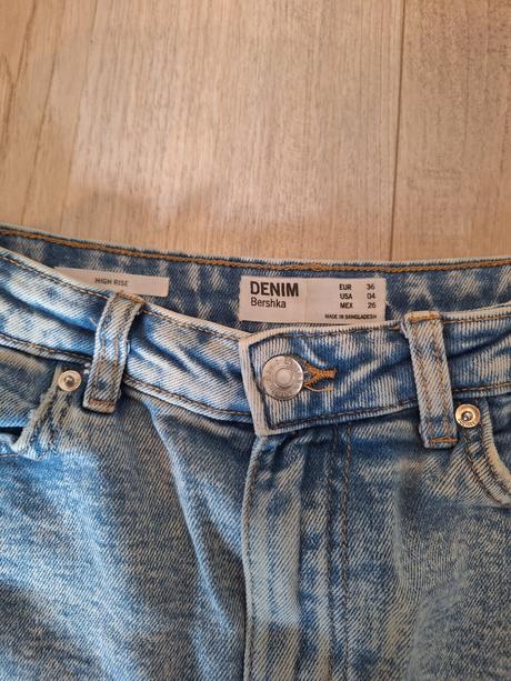 Riflová sukňa, bershka,s