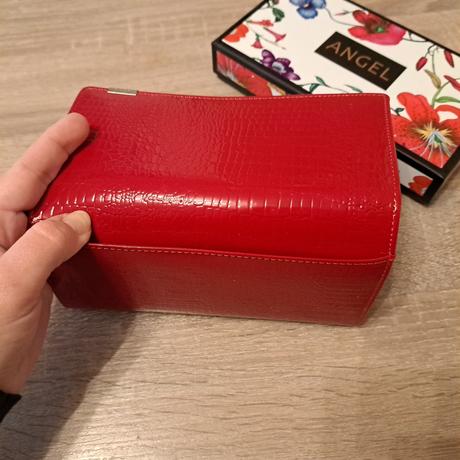 Dámska kožená peňaženka, 