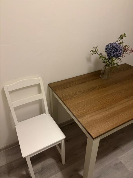 Jedálenská stolička hauga ikea,