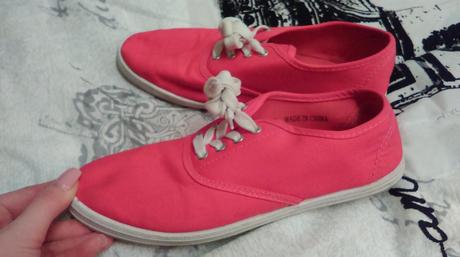 Červené plátenky jennyfer, 37