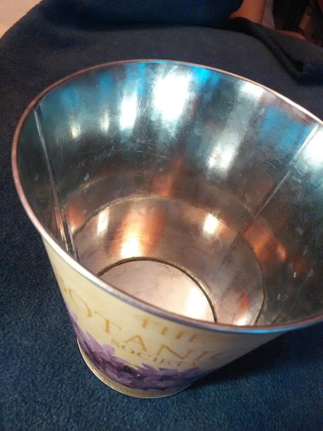 Črepník plechový, 