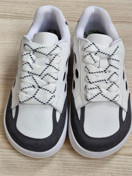 Barebarics fusion - white & charcoal 42 x347, be lenka,42