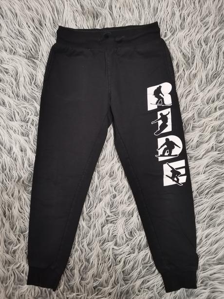 Čierne tepláky, pepco,146