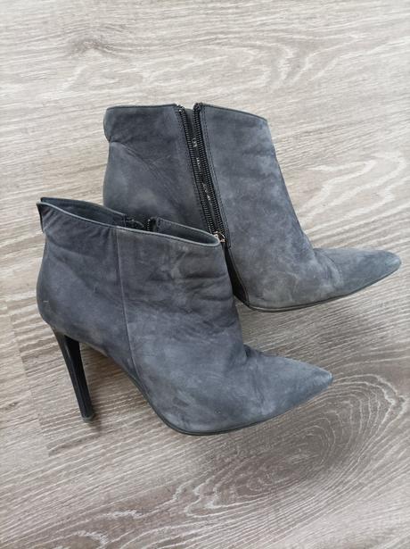 Kotniky kožené, 38