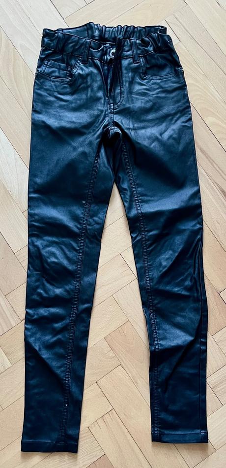 Koženkové nohavice, takko,146