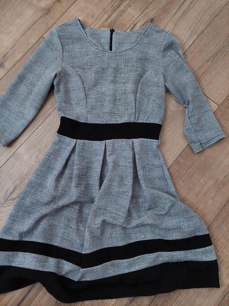 Krásne šaty super stav, 158