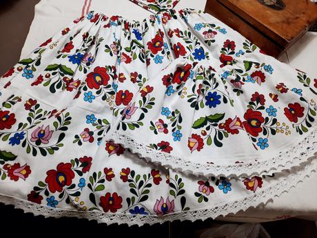 Folklórna suknička, <50 - xxxl