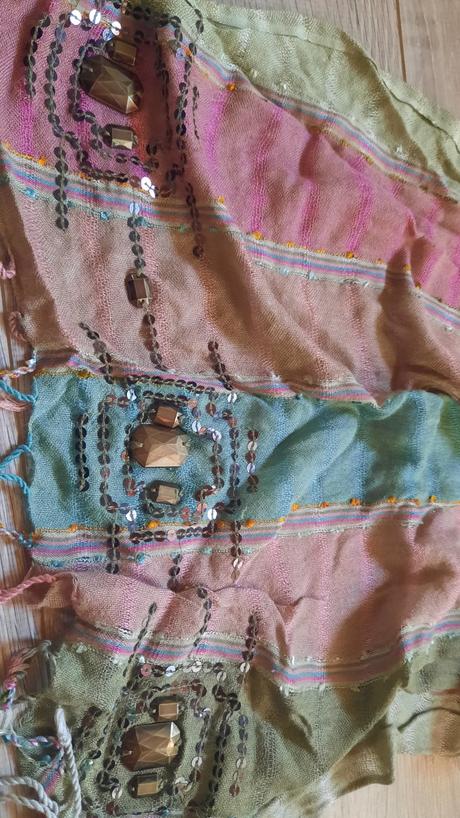 Lahucka boho satka s peknou aplikaciou,