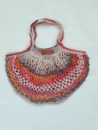 Háčkovaná taška,