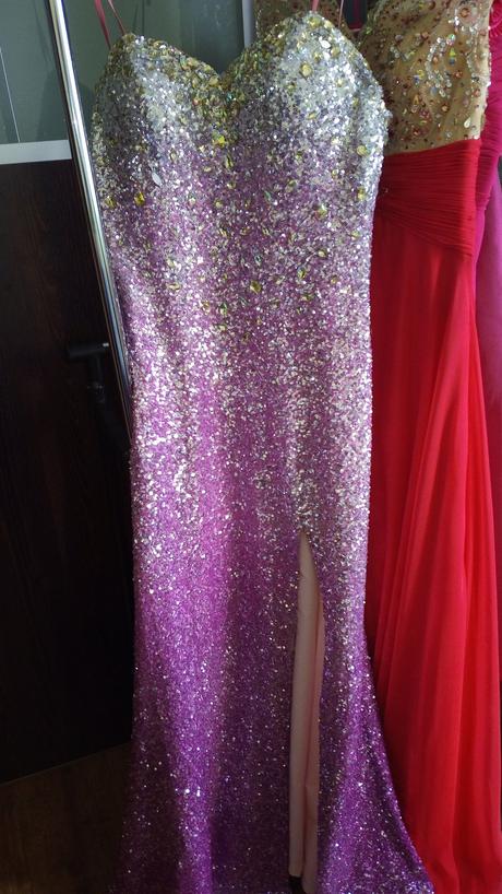 Spolčenské šaty, m