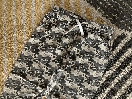 Maskáčové tepláky, sinsay,140