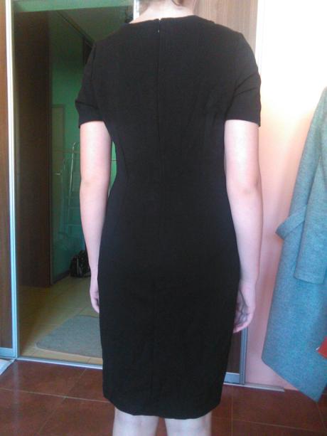 Šaty pretty different, s