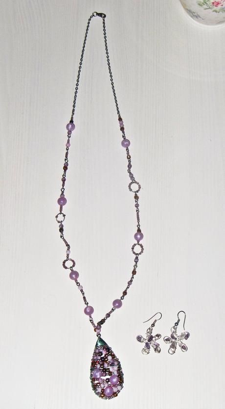 Náhrdelník a náušnice, 