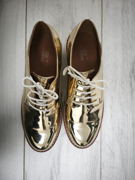 Zlaté mokasíny clowse, 39