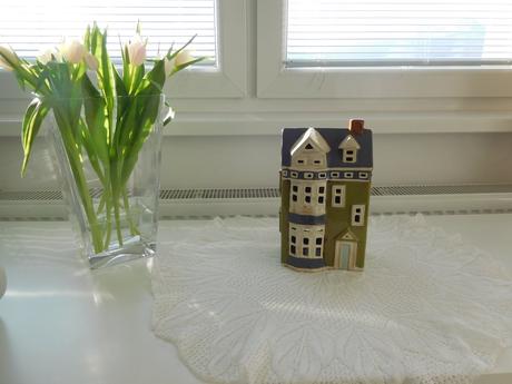 Keramický svietnik domček v zelenom prevedení, 