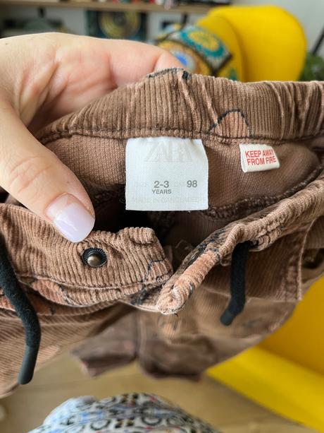 Menčestrové nohavice, zara,98