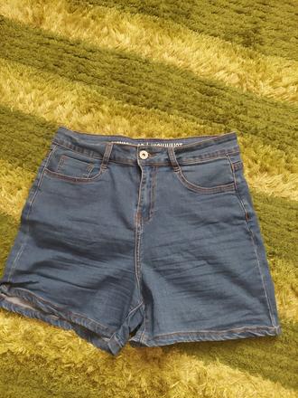 Šortky, 40