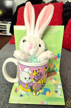 Šálka s plyšákom,