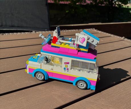 Lego friends - olivia a jej vozidlo, 