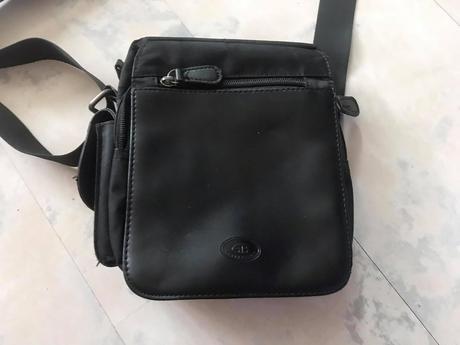 Crossbody taška na rameno,