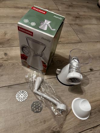 Mlynček na mäso (tescoma),