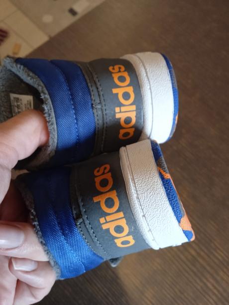 Zateplene adidas tenisky, adidas,23