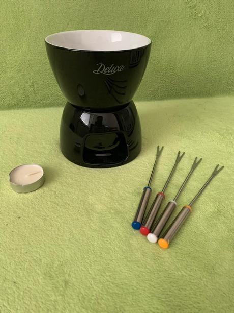 Fondue set,