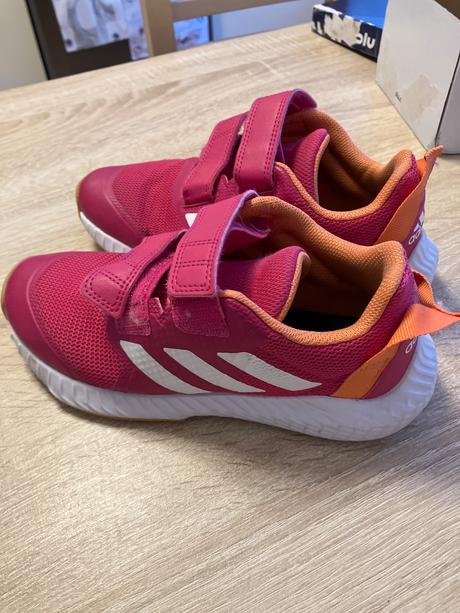 Tenisky do telocvične, 35