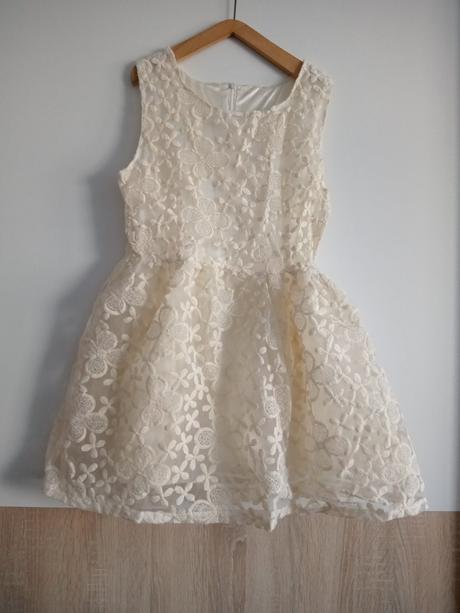 Sviatočné šaty, 134