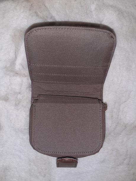 Malá štýlová dámska peňaženka,