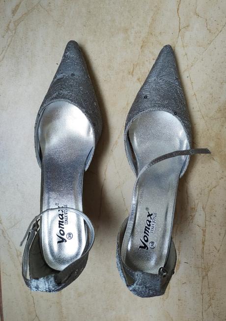 Vyšívané lodičky, 39