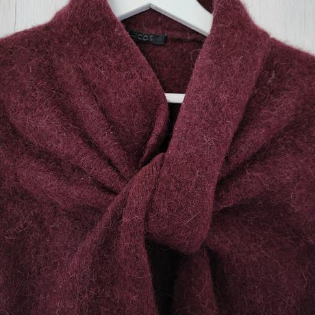 Bordová pelerína cos, cos