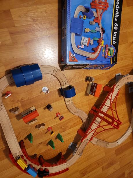 Drevená vláčiková dráha, 