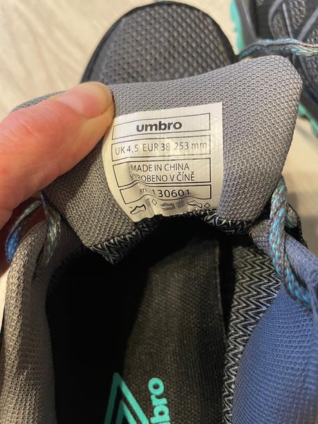 Topánky trekove, umbro,38