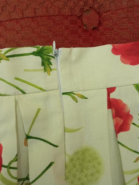 Hrubá sukňa vlčie maky z plátna, s