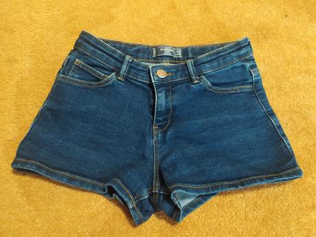 Kraťasy 152 s poštou, 152