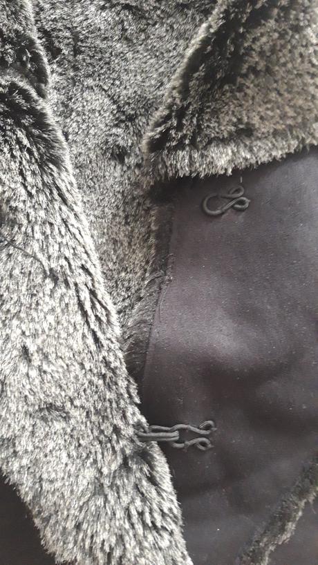 Kožušinková vesta s, laura ashley,s