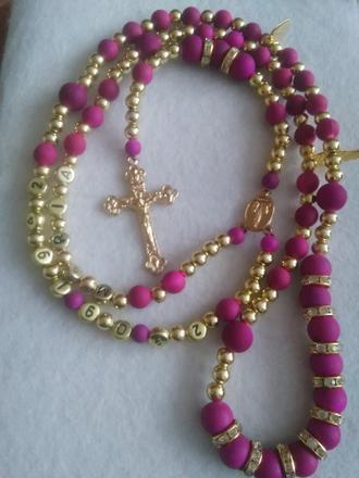 Ruženec s menom a dátumom,